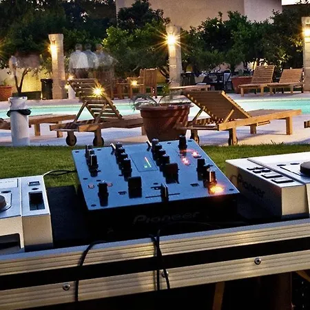 Masseria Li Campi 4* كافالينو دي ليتشي