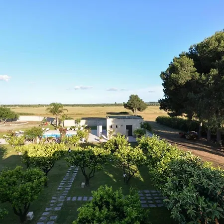 Masseria Li Campi 4* كافالينو دي ليتشي