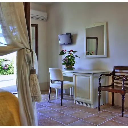 Masseria Li Campi Hotel 4*