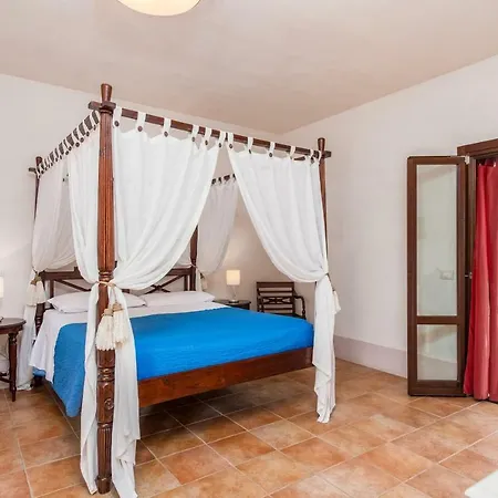 Masseria Li Campi Hotel 4*
